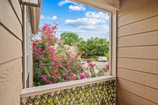 1860 White Oak Drive 242, Houston, TX 77009