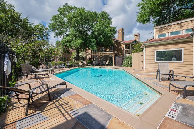 1860 White Oak Drive 242, Houston, TX 77009