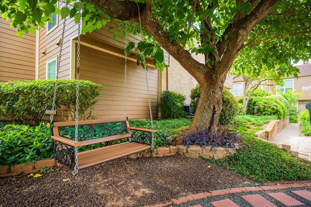 1860 White Oak Drive 242, Houston, TX 77009