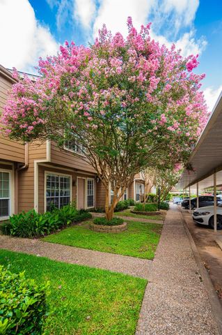 1860 White Oak Drive 242, Houston, TX 77009