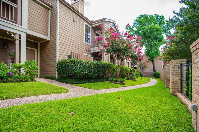1860 White Oak Drive 242, Houston, TX 77009