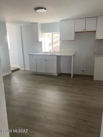 5110 S 17th Avenue, Tucson, AZ 85706