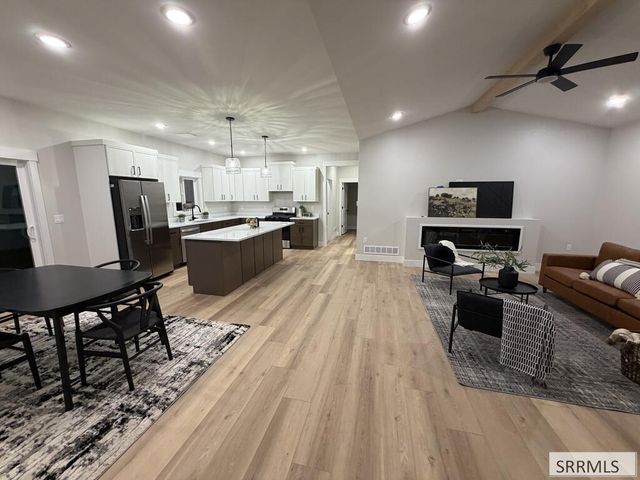 398 Poppy St, Sugar City, ID 83448