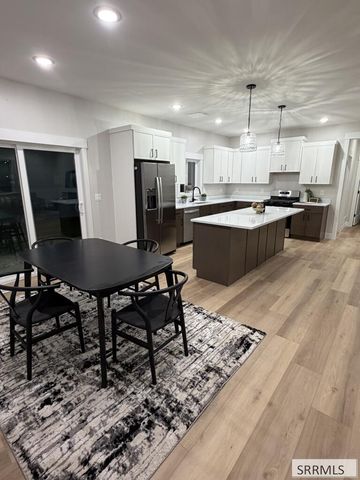 398 Poppy St, Sugar City, ID 83448