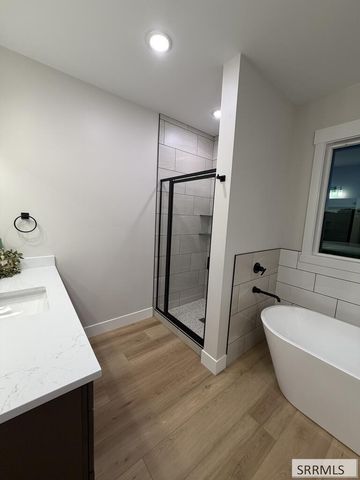 398 Poppy St, Sugar City, ID 83448