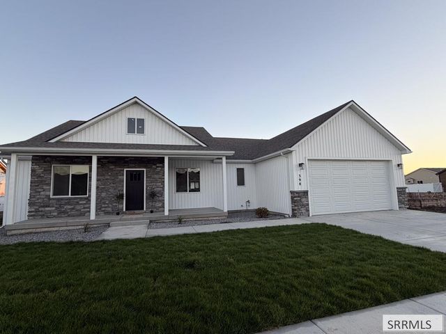 398 Poppy St, Sugar City, ID 83448