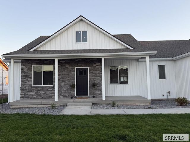 398 Poppy St, Sugar City, ID 83448