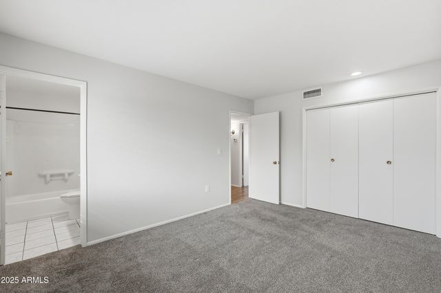 10331 W TWIN OAKS Drive, Sun City, AZ 85351