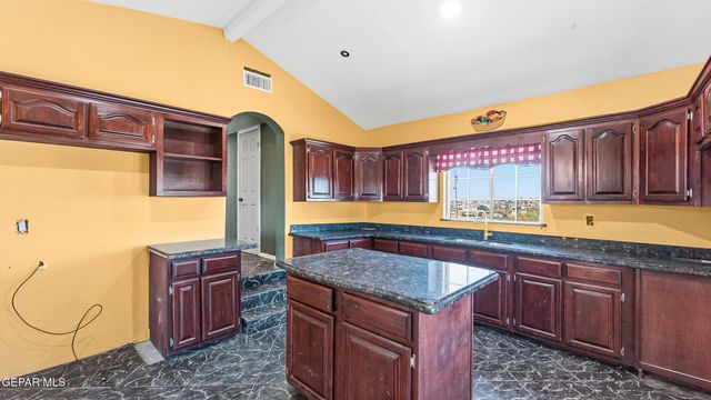 167 LOYOLA Lane, El Paso, TX 79928
