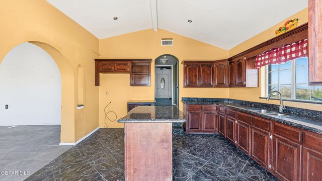 167 LOYOLA Lane, El Paso, TX 79928