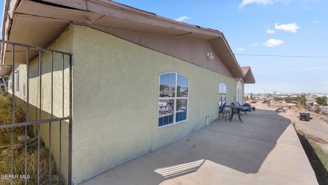 167 LOYOLA Lane, El Paso, TX 79928
