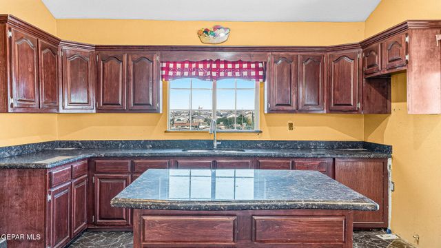 167 LOYOLA Lane, El Paso, TX 79928