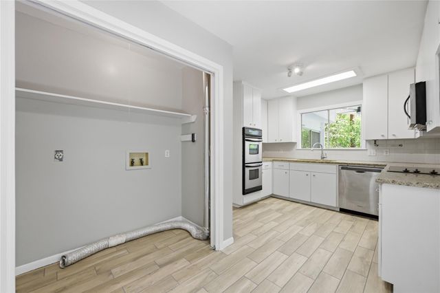 7 Hull Circle DR, Austin, TX 78746