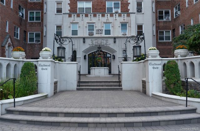 60 W Broad Street 2M, Mount Vernon, NY 10552