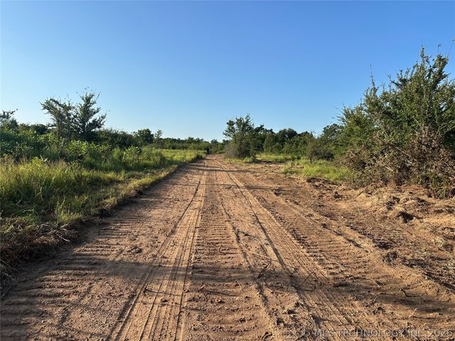Bristlecone Road, Henryetta, OK 74438
