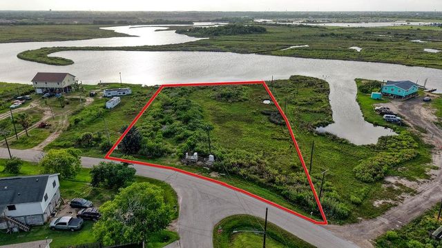 4808 Bayou Lane, Hitchcock, TX 77563
