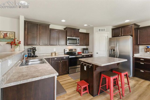 6812 Oak Vine Court, Colorado Springs, CO 80908