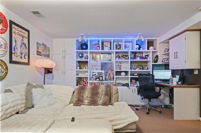 4528 Genessee Street, Kansas City, MO 64111