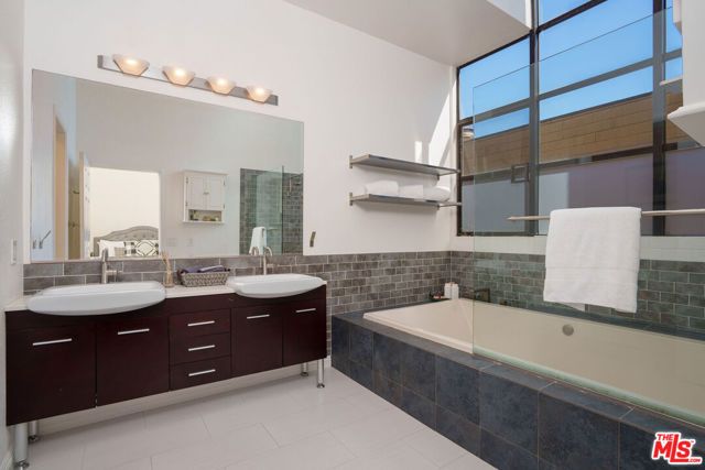 11636 Montana Avenue 311, Los Angeles, CA 90049