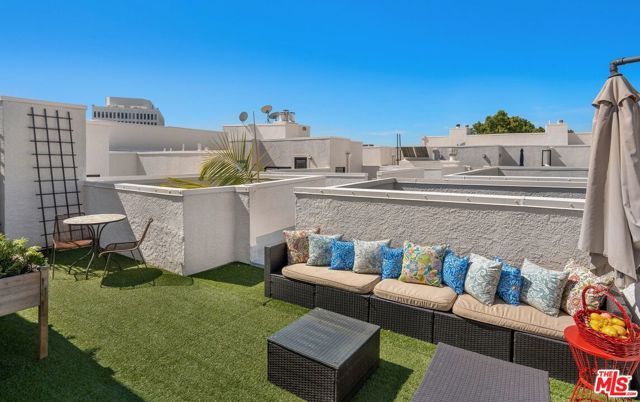 11636 Montana Avenue 311, Los Angeles, CA 90049