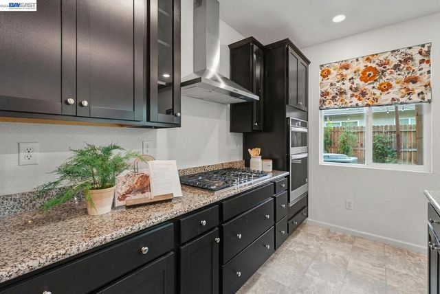 1444 Meridian St, Manteca, CA 95337