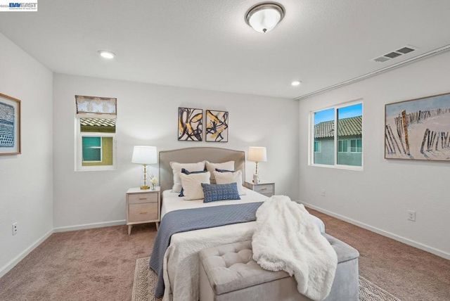 1444 Meridian St, Manteca, CA 95337