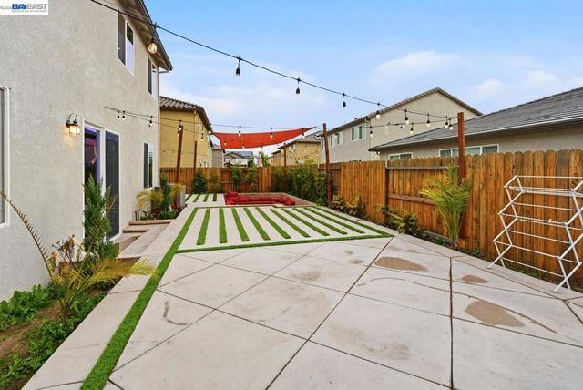 1444 Meridian St, Manteca, CA 95337