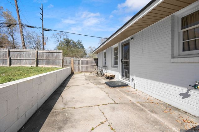 2112 E Contour Dr, Baton Rouge, LA 70809