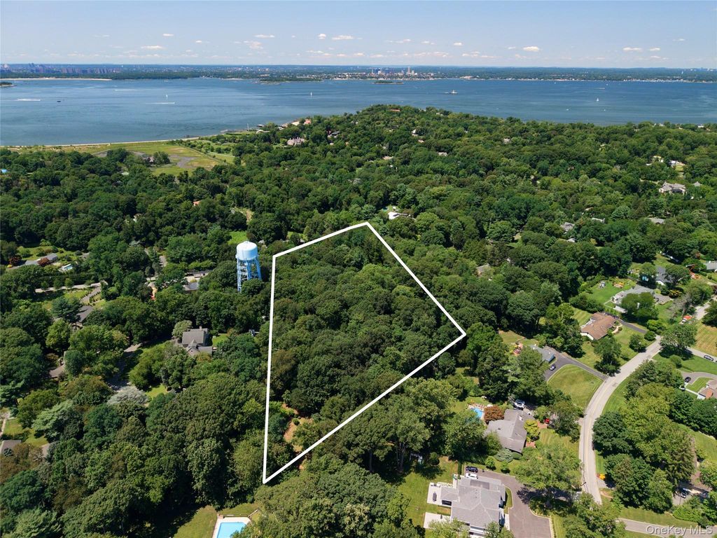 20 Tibbits Lane, Sands Point, NY 11050 — photo 4