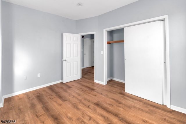 95 1St St, Elizabeth City, NJ 07206