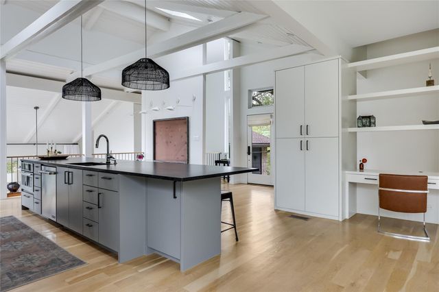 5801 Valley CIR, Austin, TX 78731