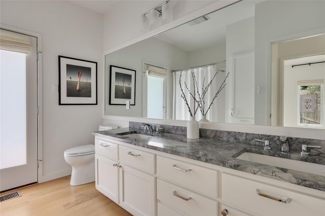 5801 Valley CIR, Austin, TX 78731