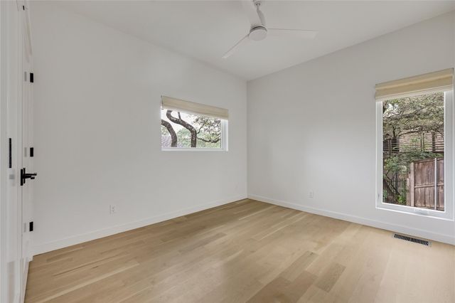 5801 Valley CIR, Austin, TX 78731