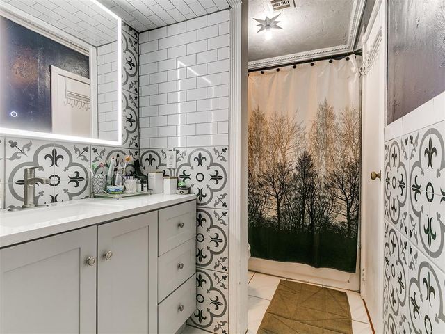 2010 W Brooks Street, Norman, OK 73069