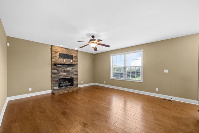 2318 Button Drive, Clarksville, TN 37040