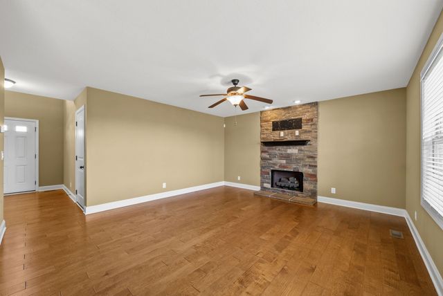 2318 Button Drive, Clarksville, TN 37040