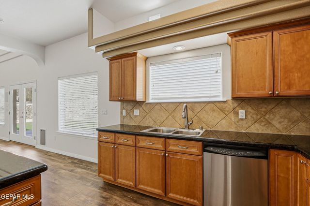 6516 WIND RIDGE Drive, El Paso, TX 79912