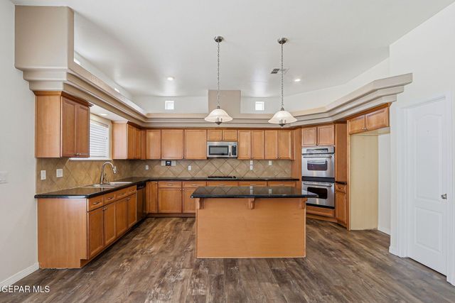 6516 WIND RIDGE Drive, El Paso, TX 79912