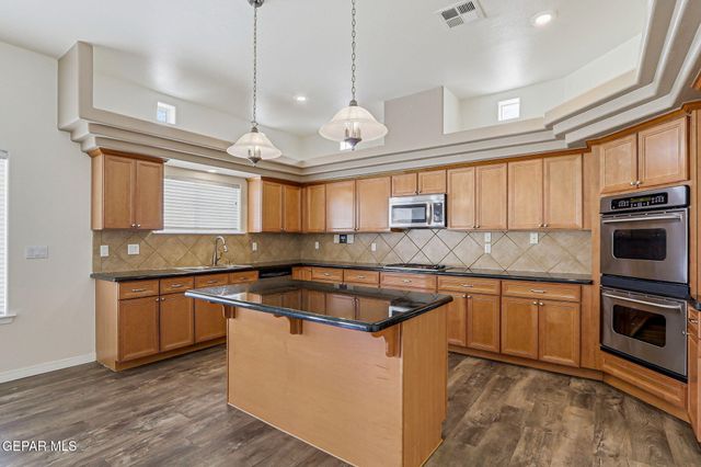 6516 WIND RIDGE Drive, El Paso, TX 79912