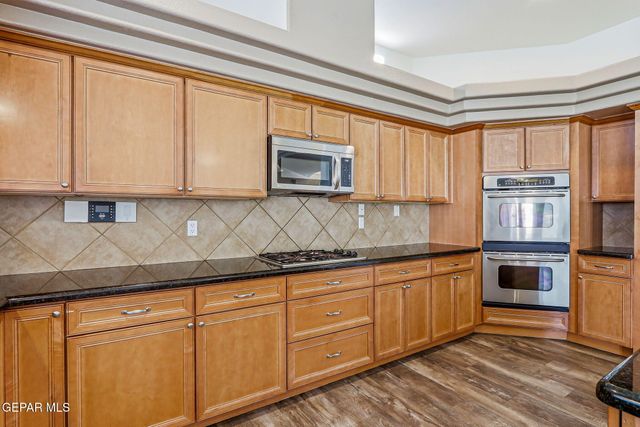 6516 WIND RIDGE Drive, El Paso, TX 79912