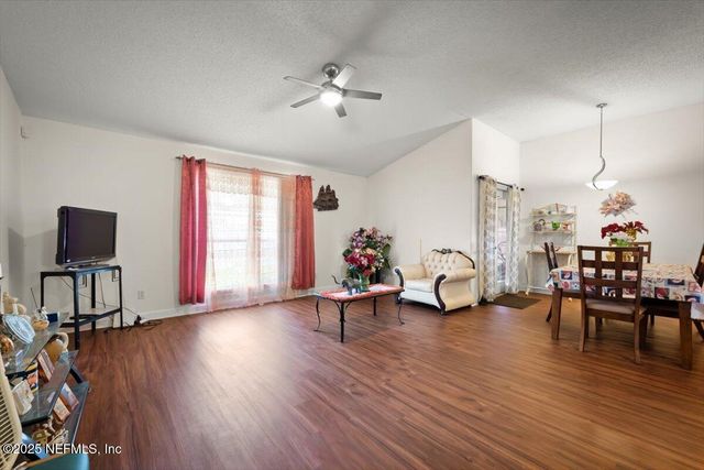6947 NICHOLS CREEK Drive, Jacksonville, FL 32222