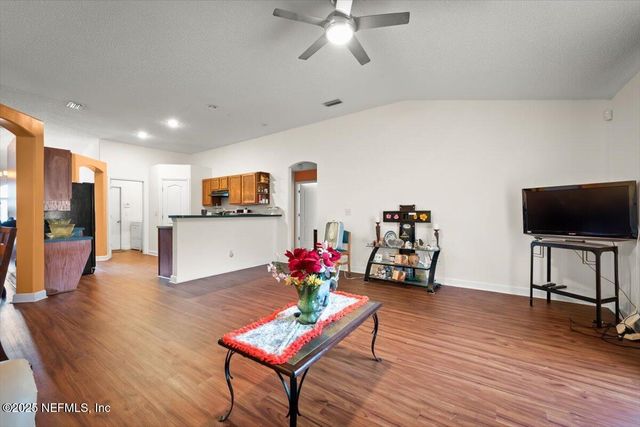 6947 NICHOLS CREEK Drive, Jacksonville, FL 32222