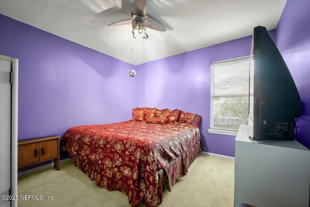 6947 NICHOLS CREEK Drive, Jacksonville, FL 32222