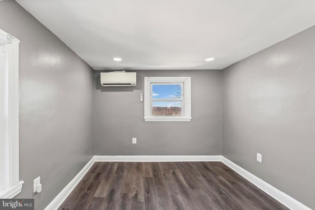 3014 ROYSTON AVE, Baltimore, MD 21214