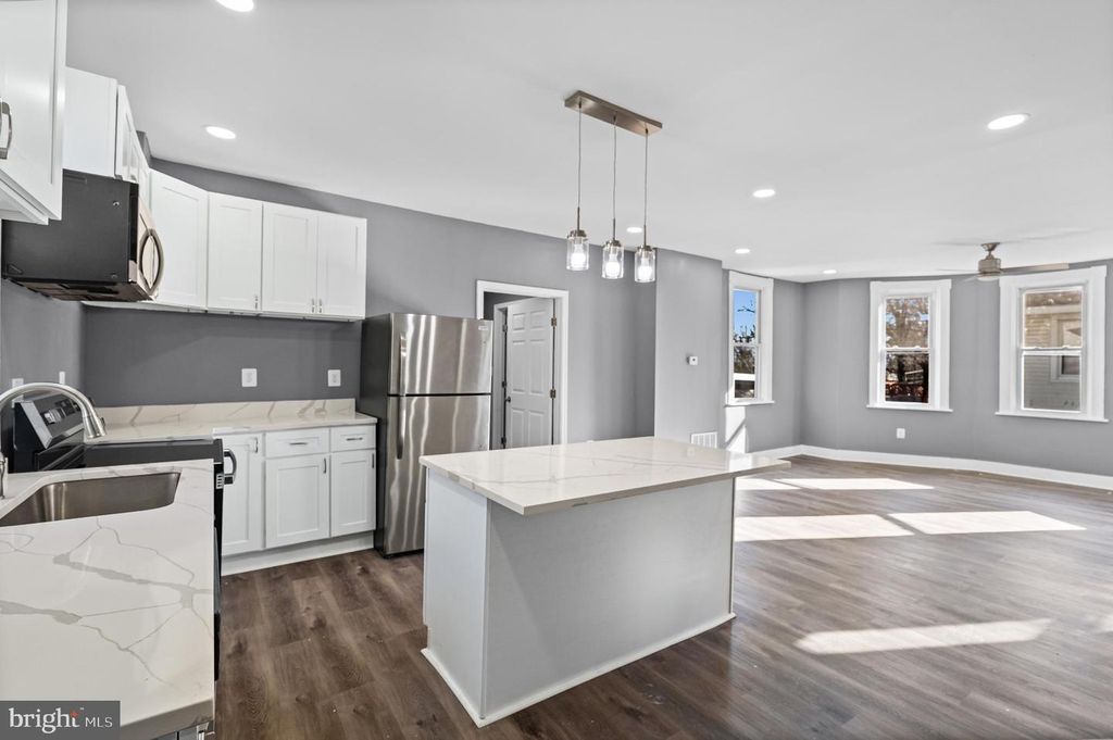 3014 ROYSTON AVE, Baltimore, MD 21214