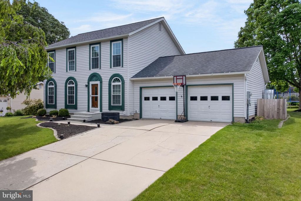 1095 CHERIMOYA ST, York, PA 17404