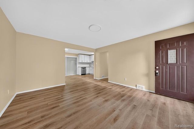 1608 Gloria Street, Westland, MI 48186