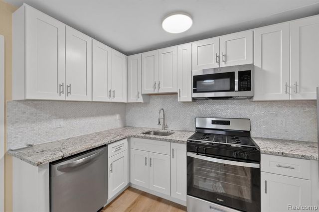 1608 Gloria Street, Westland, MI 48186