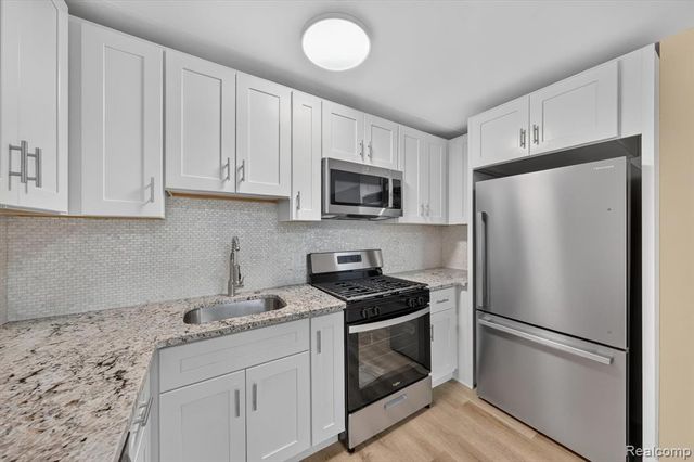1608 Gloria Street, Westland, MI 48186