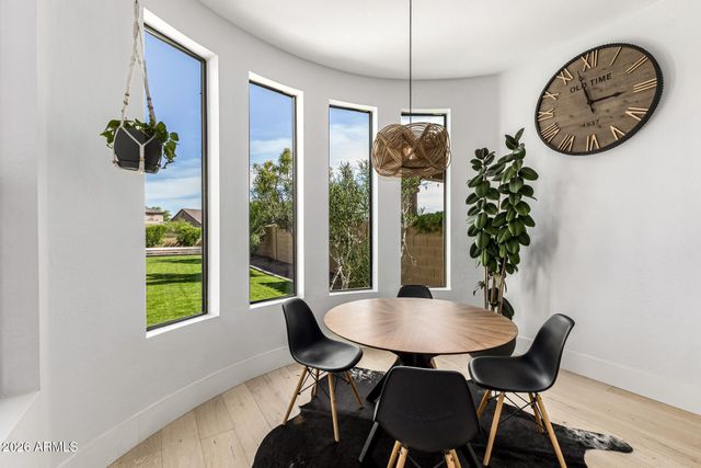 8207 E JASMINE Circle, Mesa, AZ 85207